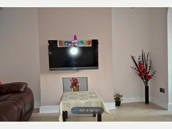 3 Bedroom Terraced House To Rent In Lynwood Gardens, Croydon, CR0