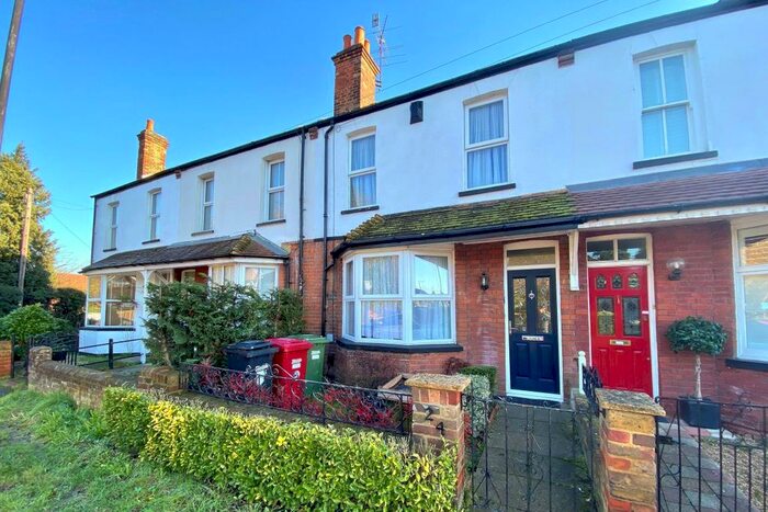 2 Bedroom Property To Rent In Middlegreen Road, Langley, Slough, SL3