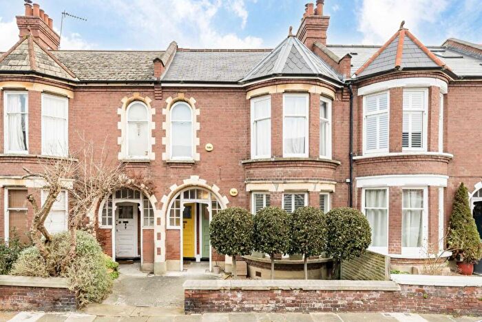 2 Bedroom Maisonette To Rent In Fieldhouse Road, Balham, SW12