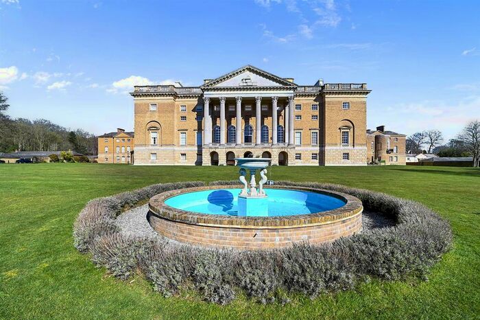 2 Bedroom Flat To Rent In Thorndon Park, Ingrave, Brentwood, CM13