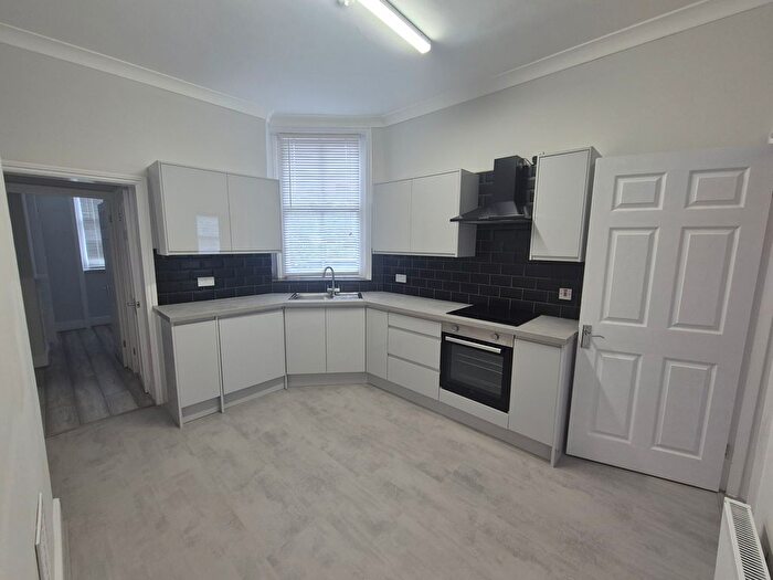 2 Bedroom Flat To Rent In Essendine, London, W9