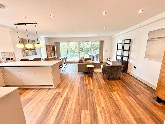 2 Bedroom Flat To Rent In Windsor Road, Poole, Dorset, BH14