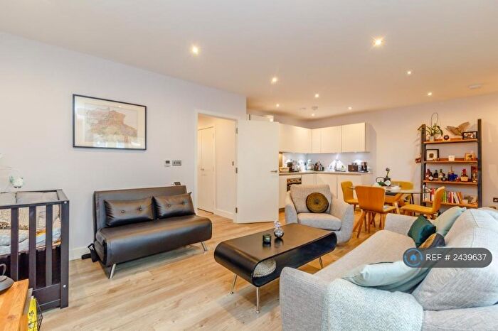 2 Bedroom Flat To Rent In Knapp Road, London, E3
