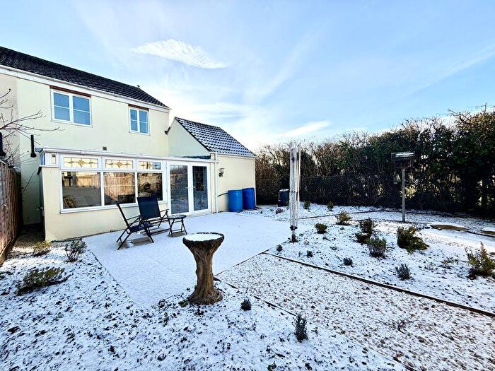 3 Bedroom Semi Detached House For Sale In Springfield Drive, Calne, SN11