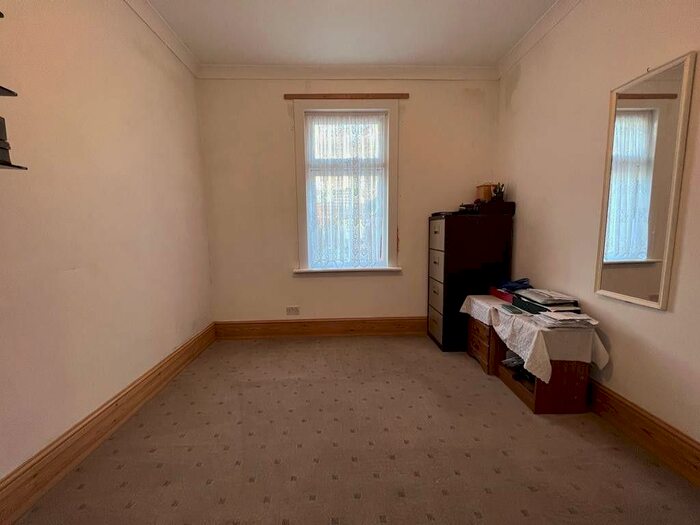 5 Bedroom Property To Rent In Albert Road, Ilford, IG1