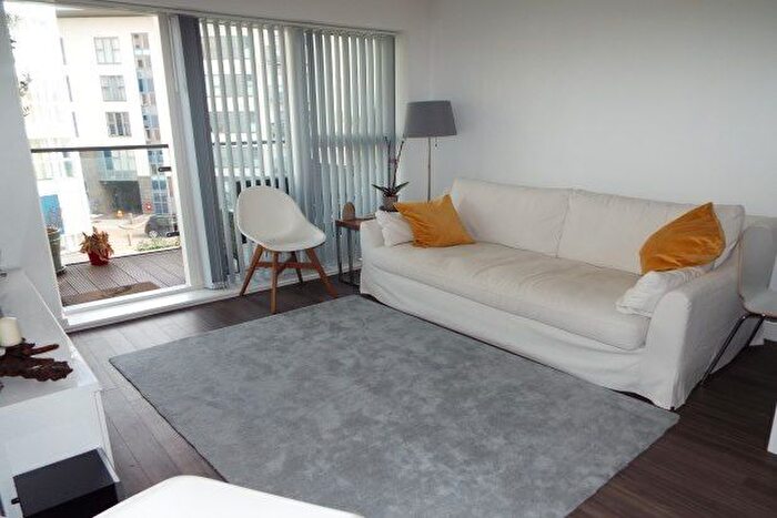 2 Bedroom Flat To Rent In Clovelly Place, Greenhithe, DA9