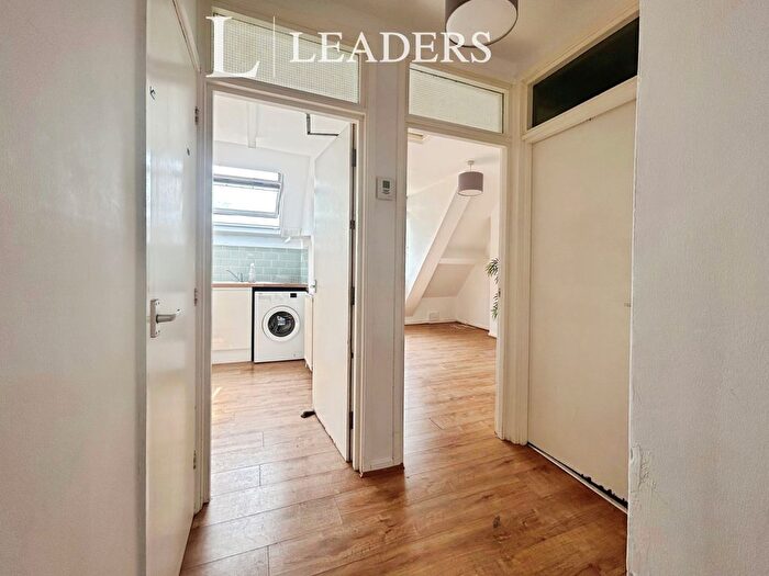 1 Bedroom Flat To Rent In Fosse Road North, LE3