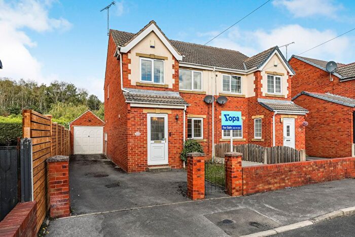 3 Bedroom Semi-Detached House For Sale In Salter Oak Croft, Carlton, Barnsley, S71