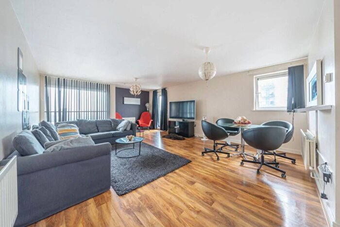 2 Bedroom Flat To Rent In Erebus Drive, Woolwich, London, SE28