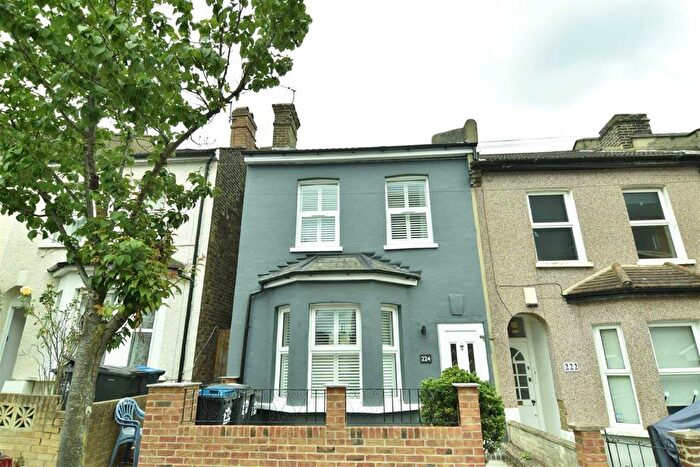 2 Bedroom Terraced House To Rent In Holmesdale Road, London, SE25