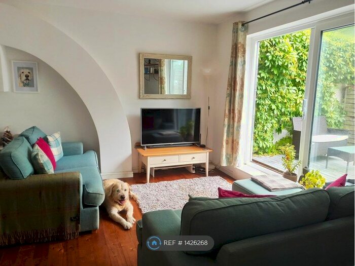 2 Bedroom Flat To Rent In Mcmillan St, London, SE8