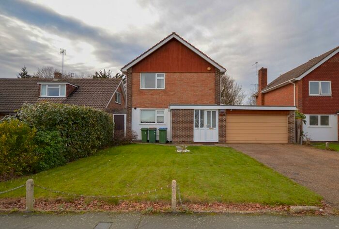 3 Bedroom Detached House To Rent In Silver Lane, Billingshurst, RH14