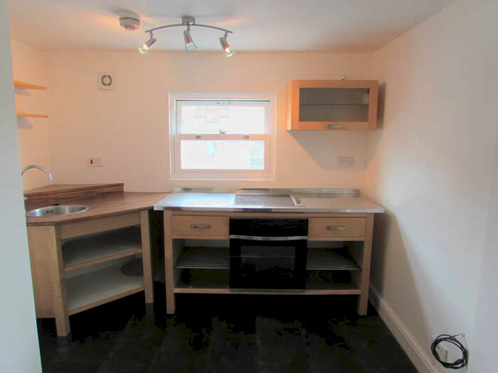 1 Bedroom Flat To Rent In Leavesden Road, Watford, Hertfordshire WD24