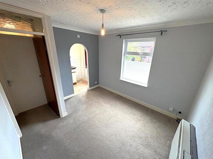 1 Bedroom Apartment To Rent In Stourbridge Road, Halesowen, West Midlands, B63