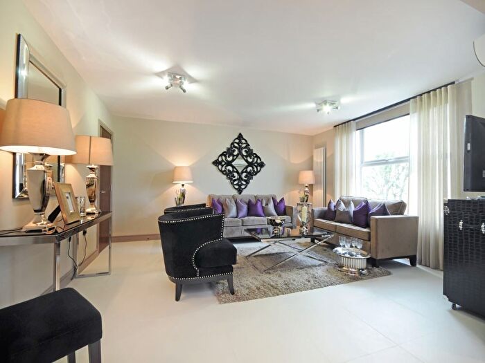 3 Bedroom Flat To Rent In St John's Wood Park, St John's Wood, London, NW8