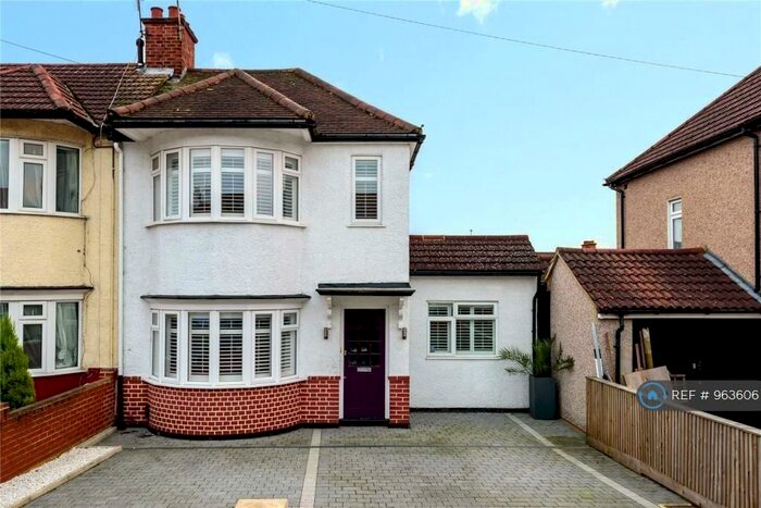 4 Bedroom End Of Terrace House To Rent In Brixham Crescent, Ruislip, HA4