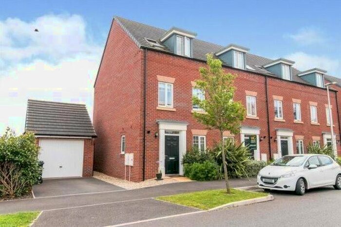 3 Bedroom Property To Rent In Myrtlebury Way, Exeter, EX1