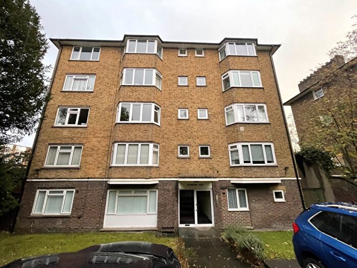 2 Bedroom Flat To Rent In St. Johns Park, Blackheath, London, SE3