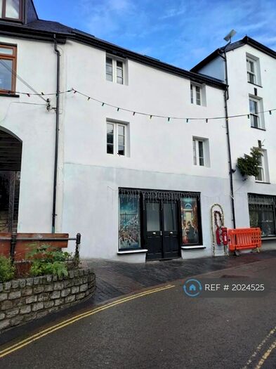 2 Bedroom Flat To Rent In Fore Street, Calstock, PL18