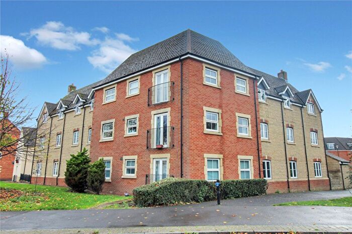 2 Bedroom Flat For Sale In Aquarius Court, Swindon, Wiltshire, SN25