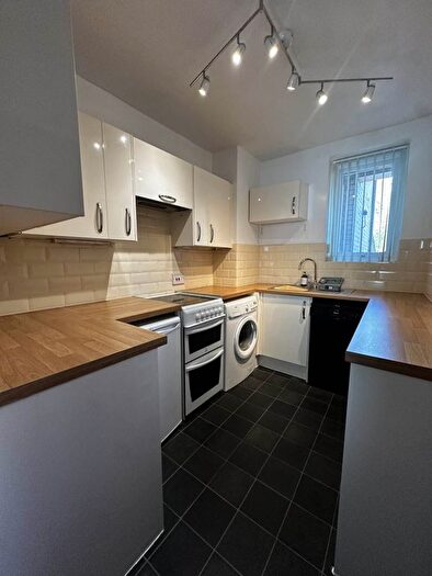 2 Bedroom Flat To Rent In Minster Court, Liverpool, L7