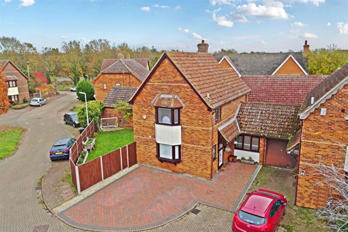 4 Bedroom Detached House For Sale In The Grange, Lower Caldecote, SG18