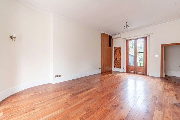 3 Bedroom Maisonette To Rent In London Road, Harrow On The Hill, Harrow, HA1