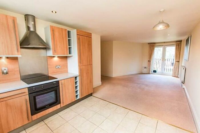 2 Bedroom Flat To Rent In Villiers Road, Woodthorpe, Nottingham, NG5