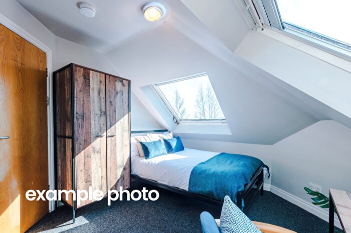 5 Bedroom Property To Rent In Flat, Engels House, Manchester, M14