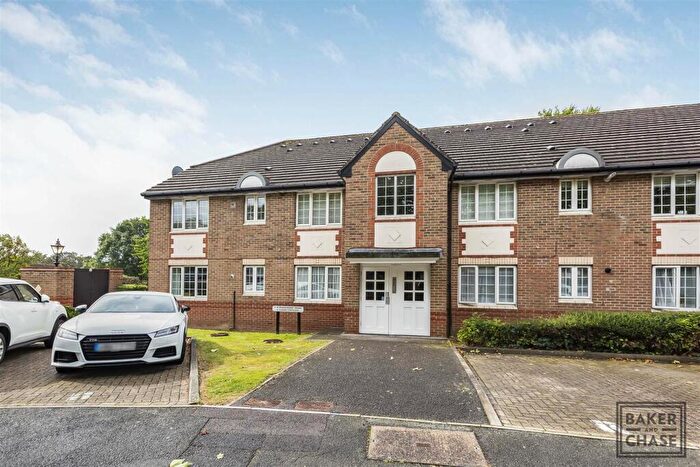 1 Bedroom Flat To Rent In Cunard Crescent, London, N21