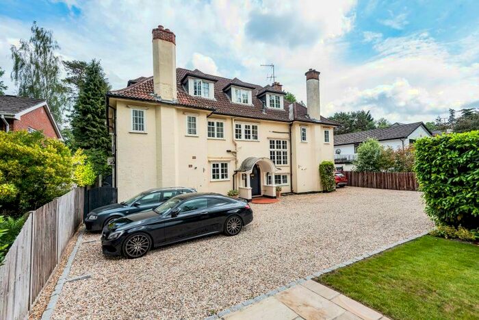 2 Bedroom Apartment To Rent In Pyrford, Woking, GU22