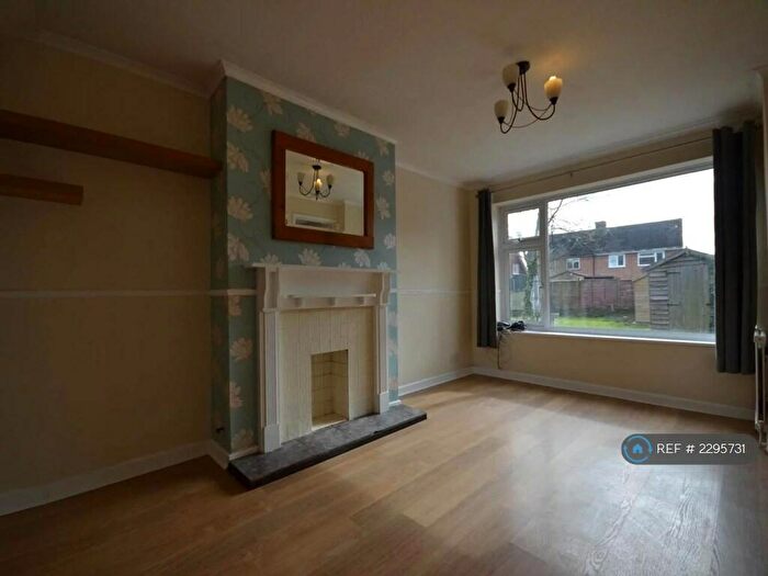 3 Bedroom Semi-Detached House To Rent In Churchill Close, Didcot, OX11