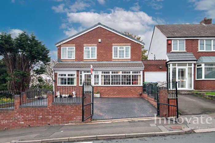 3 Bedroom Detached House For Sale In Ashtree Road, Tividale, B69