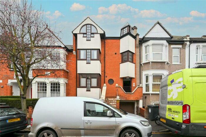 1 Bedroom Flat To Rent In Folkestone Road, Walthamstow, London, E17