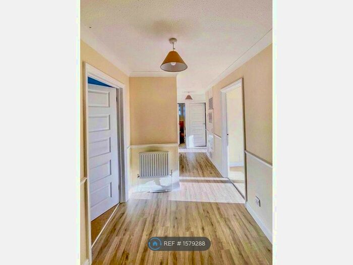 2 Bedroom Flat To Rent In Thorngate Street, Kettering, NN16