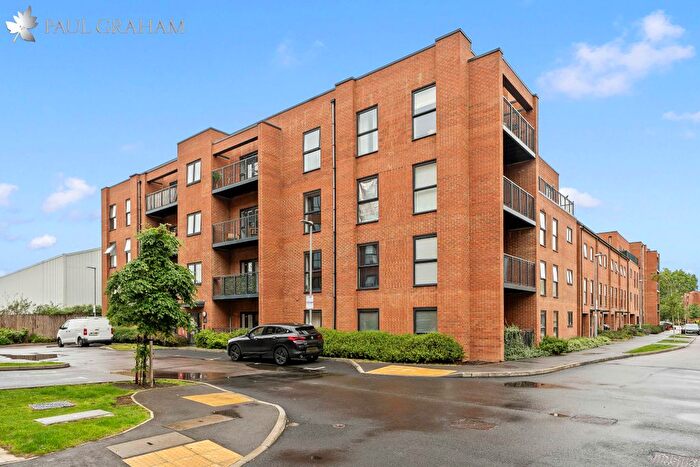 1 Bedroom Flat For Sale In Rayon Close, Hackbridge, Surrey, SM6