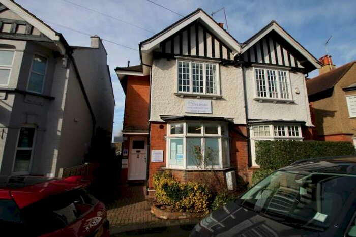 2 Bedroom Apartment To Rent In Town Centre Location, AL3