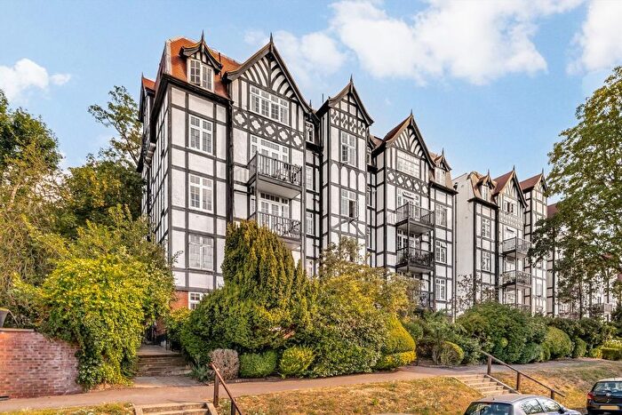 2 Bedroom Flat For Sale In Makepeace Avenue, Highgate, N6