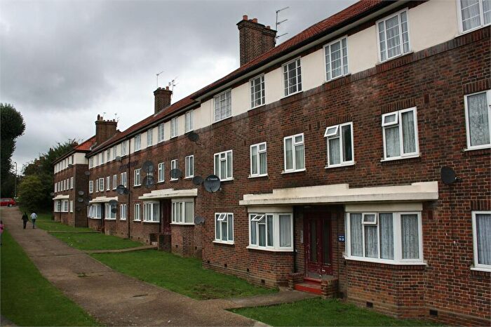 2 Bedroom Flat For Sale In Montrose Court, London, The Hyde, Colindale, NW9