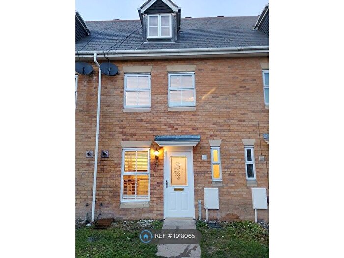 3 Bedroom Terraced House To Rent In Grovelands, Southend-On-Sea, SS2