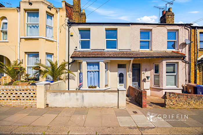 2 Bedroom Terraced House For Sale In Chadwell Road, Grays, RM17