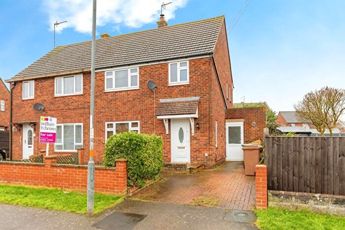 4 Bedroom Semi-Detached House For Sale In The Shortlands, Irthlingborough, NN9