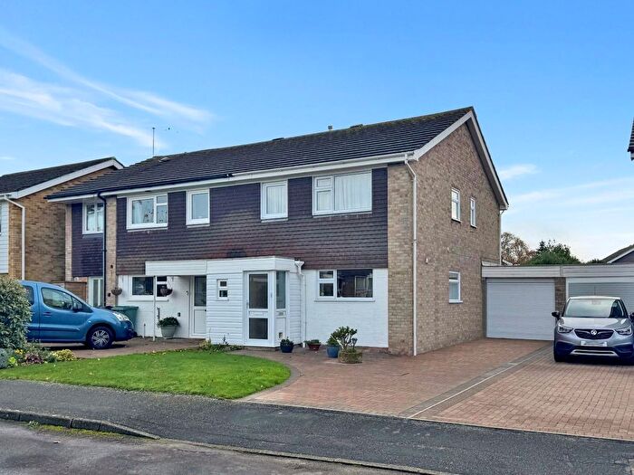 3 Bedroom Semi-detached House For Sale In Chequers Park, Wye, TN25