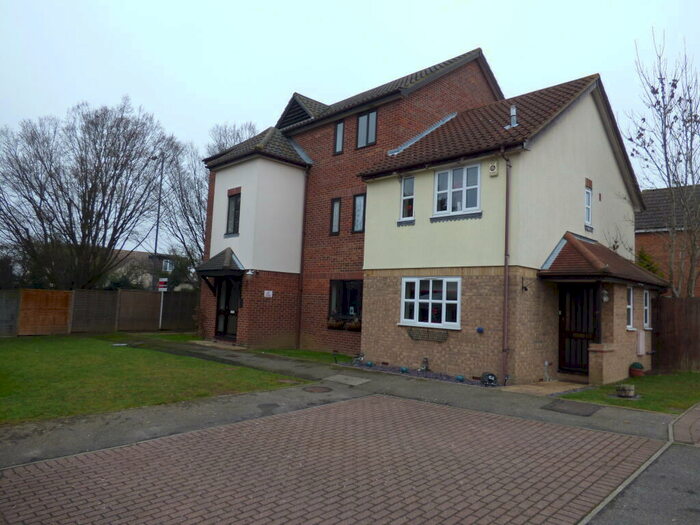 1 Bedroom Flat To Rent In Robinia Close, Steeple View, SS15