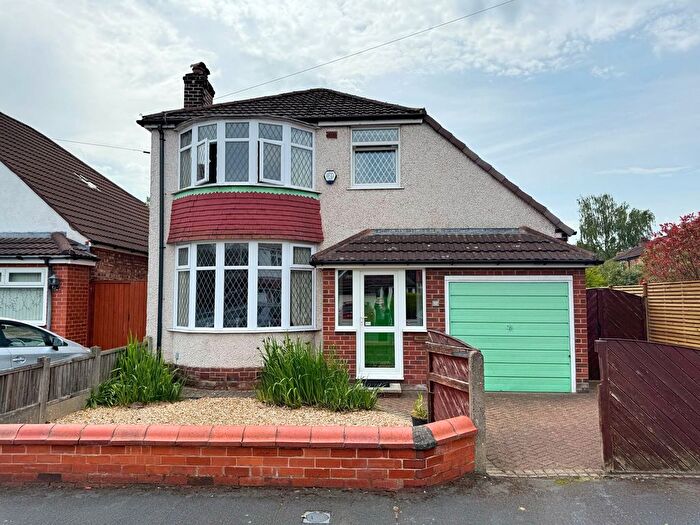 3 Bedroom Detached House For Sale In Avonlea Road, Sale, M33