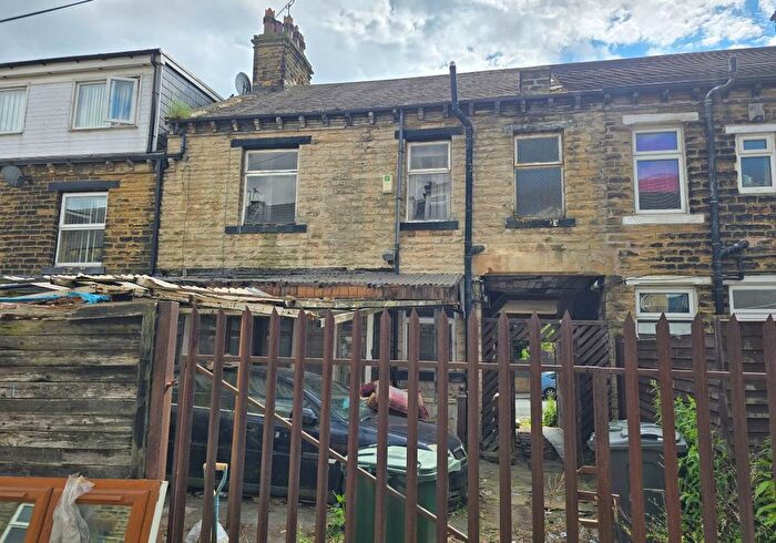 2 Bedroom Terraced House For Sale In Kershaw Street, Bradford, West Yorkshire, BD3