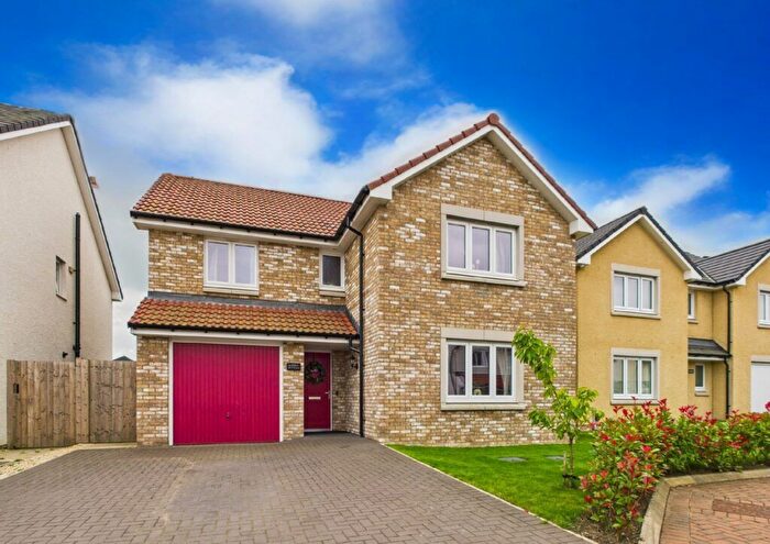 4 Bedroom Detached House For Sale In Blair Road, Calderwood, EH53