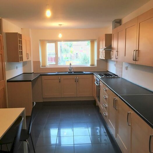 2 Bedroom Terraced House To Rent In Shilford Drive, Manchester, M4