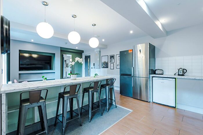 8 Bedroom Flat To Rent In Jesmond View, Newcastle, NE2