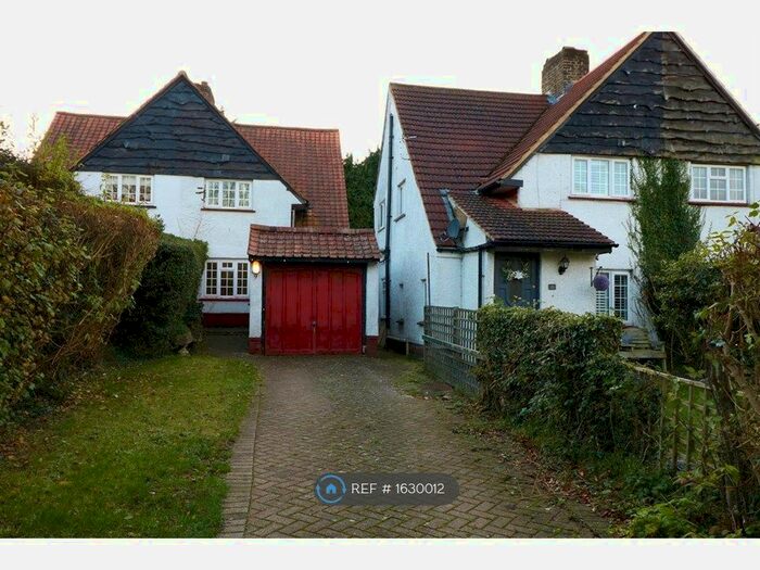 2 Bedroom Semi-Detached House To Rent In Sunnybank, Warlingham, CR6